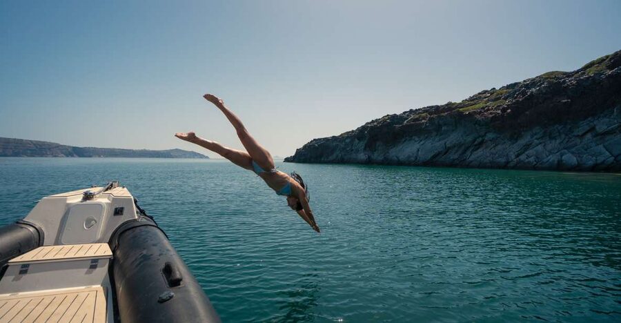 Santorini: half day exclusive speedboat cruise - Seven Children and Akra Tourlos: photo stops with breathing room