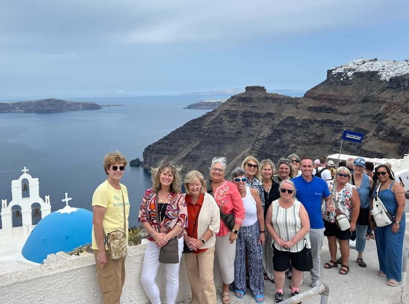 Santorini: Half-Day Must-Sees in a Small Group Tour - Oia with a local guide, photo timing, and low-stress shopping