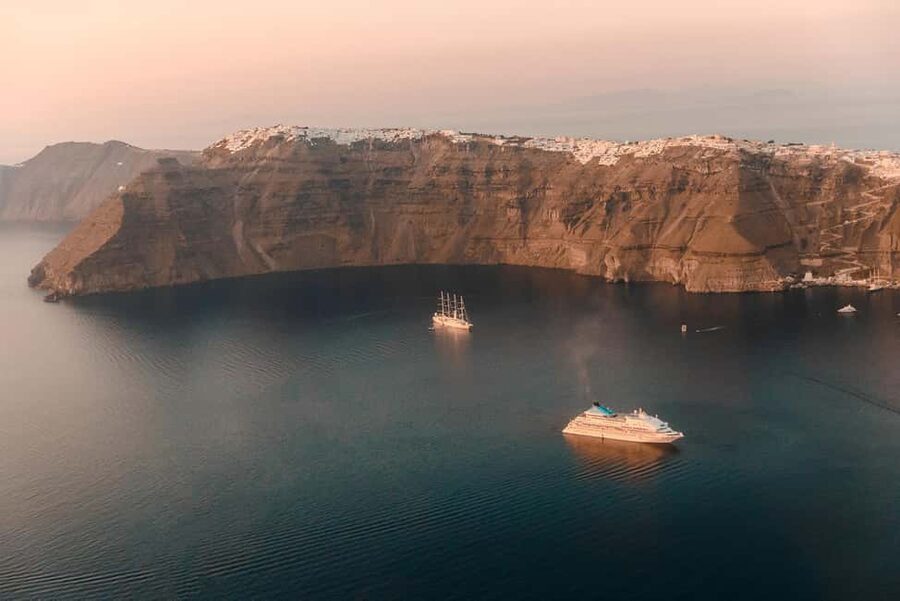 Santorini Helicopter Tour 20 minutes - Why this Santorini helicopter flight works for tight schedules