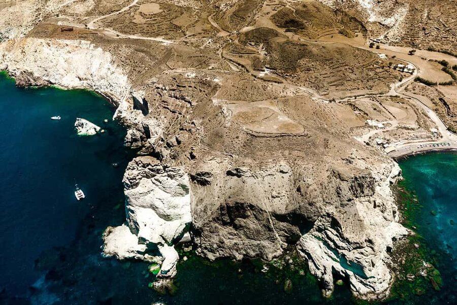 Santorini Helicopter Tour 20 minutes - What the pilot briefing adds (and why Dominic’s style matters)