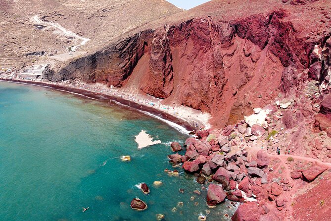 Santorini Highlights Minibus Tour with Oia Sunset - Akrotiri Lighthouse and the Red Beach Photo Pair