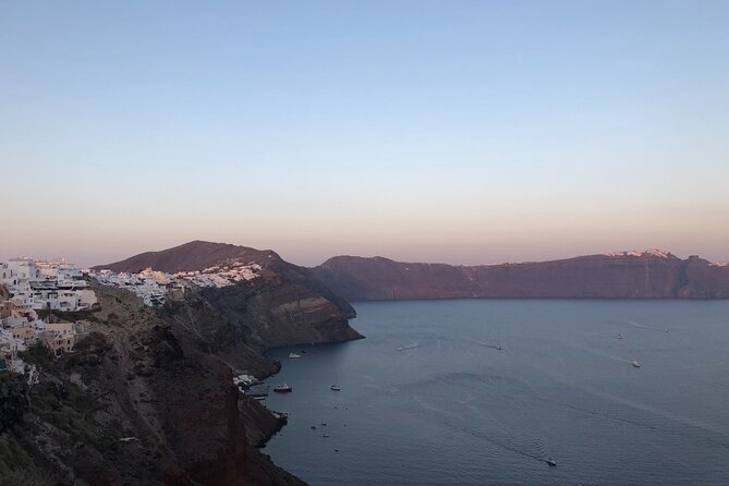 Santorini Highlights: Private Sightseeing Tour in Santorini - Megalochori for 45 minutes: Traditional streets and pirate-hideaway vibes