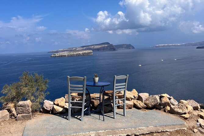 Santorini Highlights: Private Sightseeing Tour in Santorini - Perivolos Beach for 1 hour: Black pebbles, shade breaks, and lunch options