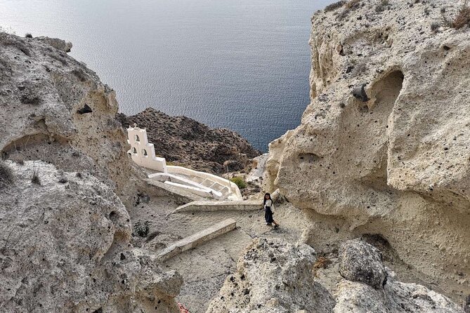 Santorini Highlights Private Tour Hidden Gems & Iconic Views 6-h - Akrotiri archaeological site: the Minoan city under ash