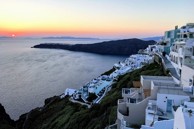Santorini Highlights Small-Group Tour - Stop 2: Oia in about an hour, iconic views with real-world crowding