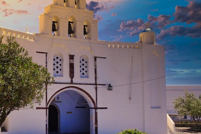 Santorini Highlights Small-Group Tour with Authentic Greek Lunch - Oia time for alleys, photos, and choosing your own pace