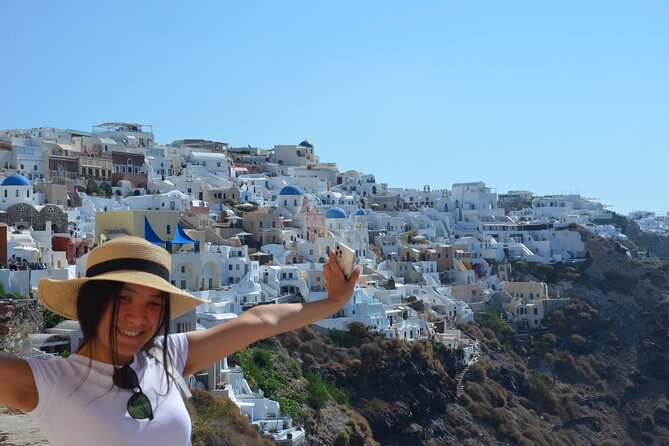 Santorini Highlights Small-Group Tour with Wine Tasting option - How the small-group format changes Santorini