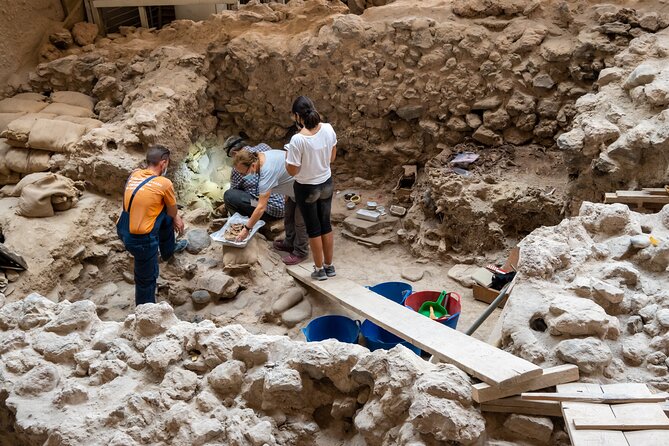 Santorini History & Archeology Tour - Akrotiri excavations with a licensed guide in the site