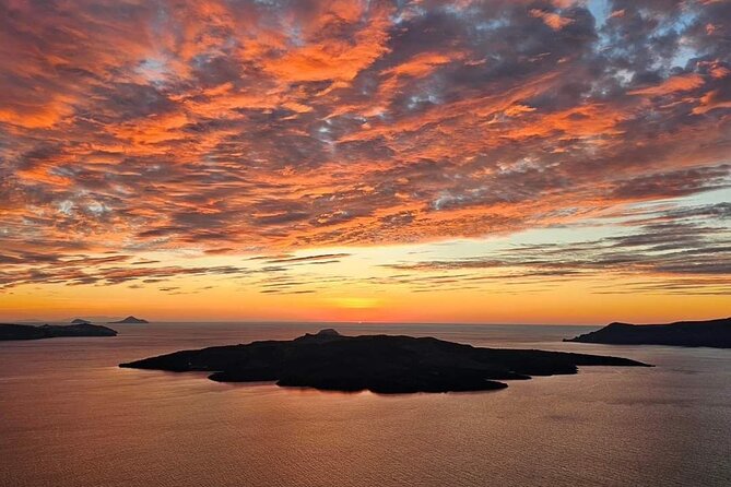 Santorini Honey Moon Romantic Private Sunset Wine Tour - Why this private honeymoon sunset format works so well