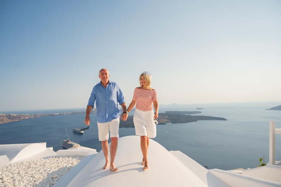 Santorini: Imerovigli Professional Photoshoot in Blue Dome - Digital delivery in 3 to 4 days: plan your photo moment