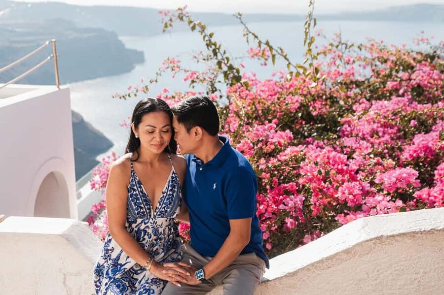 Santorini: Imerovigli Professional Photoshoot in Blue Dome - Languages and private group comfort: less stress, better photos