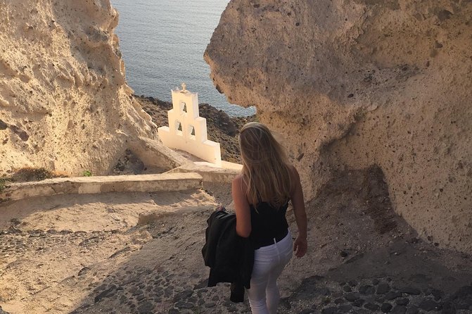 Santorini Local Tour - Stop by stop in Santorini: lighthouse light, Oia sunsets, and the “Greek Pompeii”
