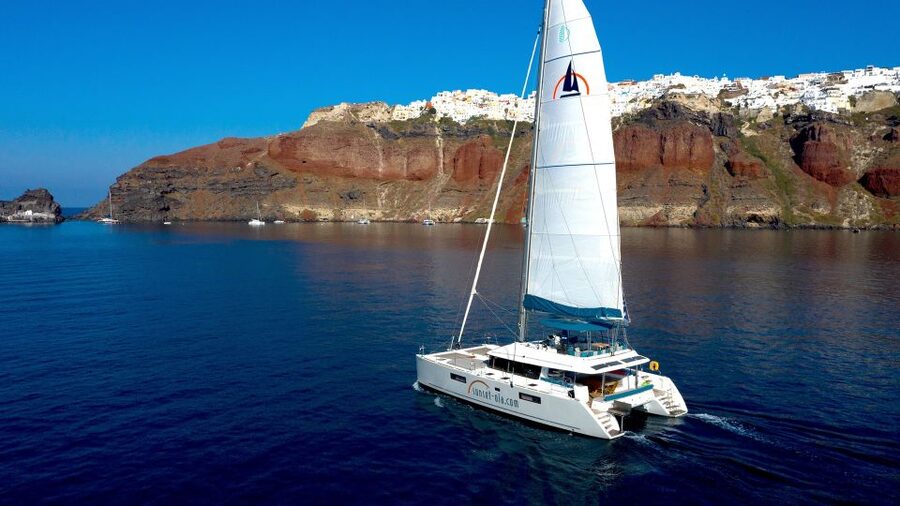 Santorini: Luxurious Catamaran Cruise with Meal & Open Bar - Red Beach snorkeling for about 30 minutes: what you really do