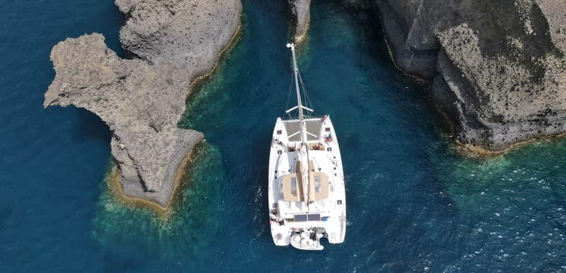 Santorini: Luxury Catamaran Cruise with Lunch, BBQ & Drinks - Food and drinks on board: what’s actually included