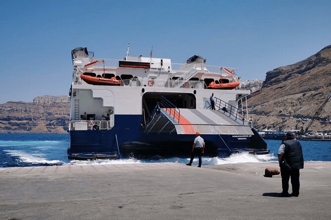 Santorini: Main Port Shared Shuttle - Bus to Hotels or Airport - From Athinios Port to your hotel, the real goal