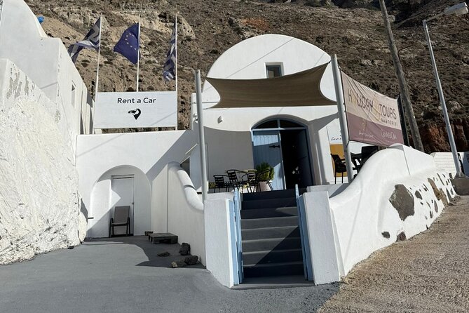 Santorini: Main Port Shared Shuttle - Bus to Hotels or Airport - How the shared shuttle ride works in real life