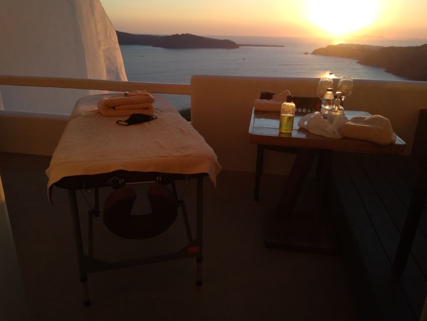 Santorini: Mobile Couples Massage at Your Private Villa - Who should book this couples massage in Santorini