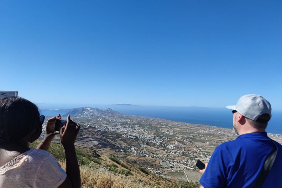Santorini: Must-See Highlights Private Sightseeing Tour - The biggest practical win: fewer crowds, more control