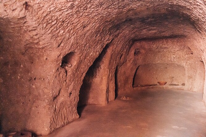 Santorini: Must-See & Winery Visit Private Tour - Red Beach Photos: Volcanic Color in a Short, Worthwhile Stop