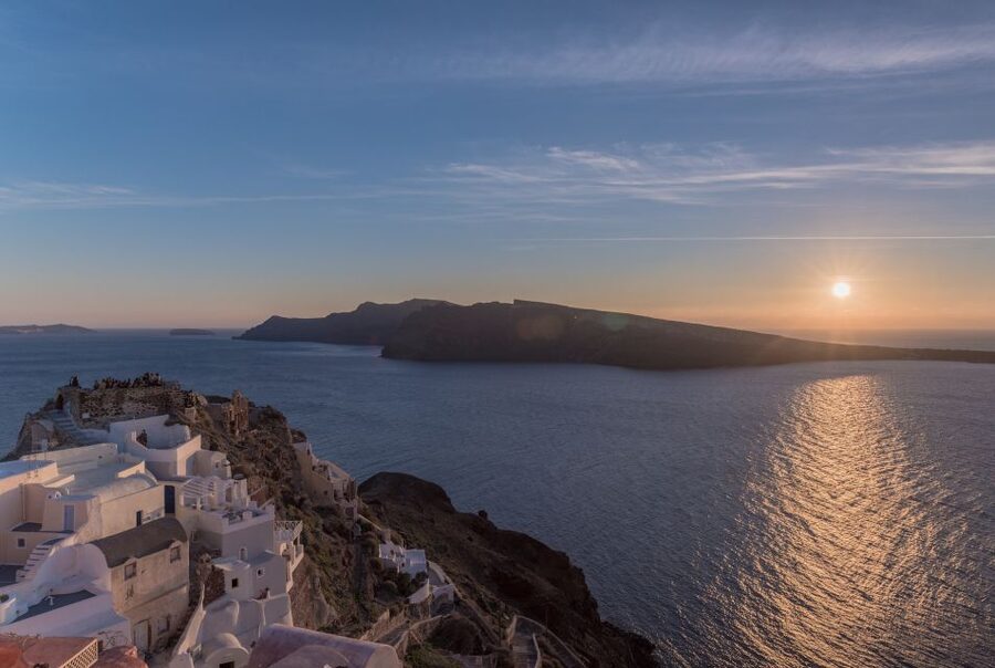 Santorini: Oia Cultural Highlights Sunset Walking Tour - Old Venetian Kasteli viewpoint: where the sunset lands