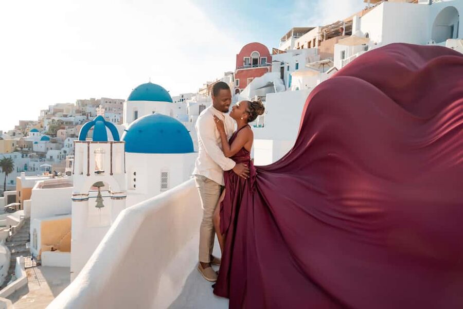 Santorini: Oia Flying Dress Photoshoot by SokoLOVE - 30 vs 60 Minutes, and How to Choose Your Photo Count