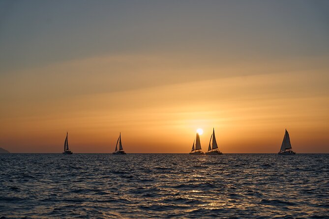 Santorini Oia: Luxury Sunset Cruise with Fresh Fish BBQ & Drinks - Setting Off From Oia (And Why That Matters)