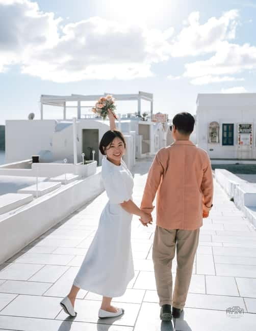 Santorini: Oia Private Couple Photoshoot with 35 Photos - Blue Domes priority access: cutting wait time so you stay in the moment