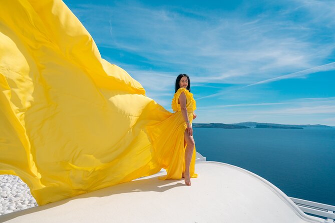 Santorini Oia: Private Flying Dress Photoshoot - Meeting Point in Oia: Easy to Find, Easy to Miss