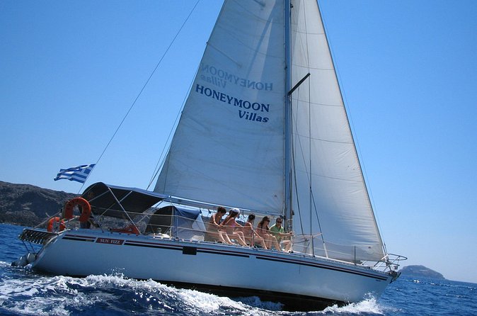 Santorini Oia: Private Sailing Yacht Cruise with Meal and Drinks - Sea-view photo moments at Santorini’s oldest ports