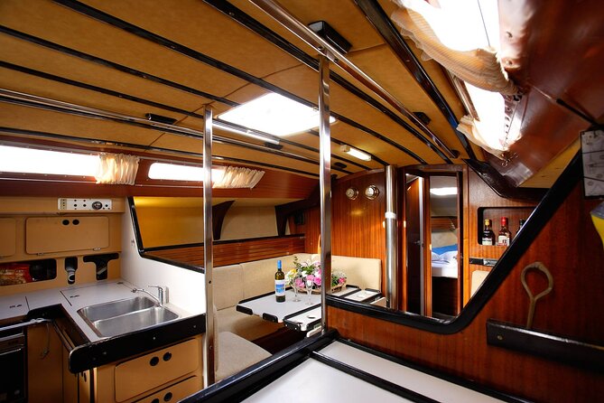 Santorini Oia: Private Sailing Yacht Cruise with Meal and Drinks - Meeting point reality: where you start and how pickup works