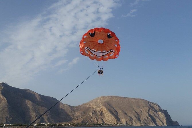 Santorini: Parasailing Flight Experience at Black Beach - Photos After the Flight and the Optional 20€ Picture Add-On