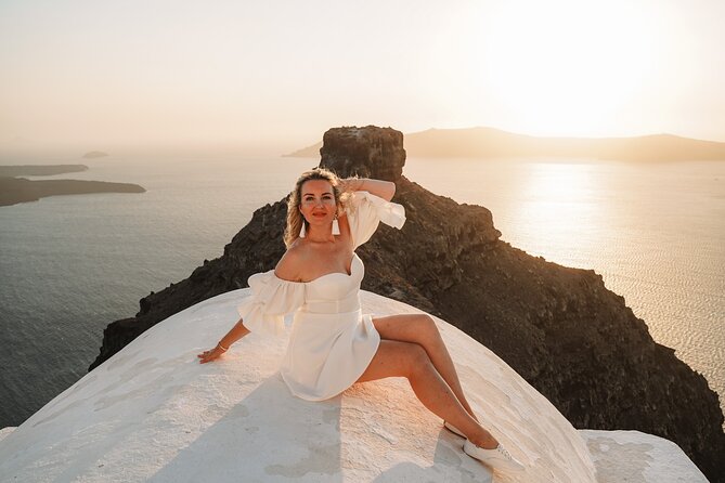 Santorini Photo Shoot and Tour at Unique Spots with a Local - Photo direction, patience, and how to get the most flattering results