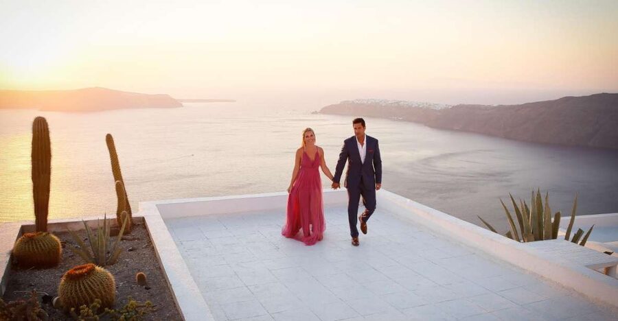 Santorini: Photo Shoot with a Private Vacation Photographer - Getting the shot style right: modern, candid, and less awkward