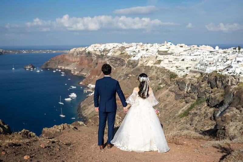 Santorini: Photo Tour With Professional Photographer - The 3-hour Santorini photo route: Blue domes, Oia, Imerovigli, black sand