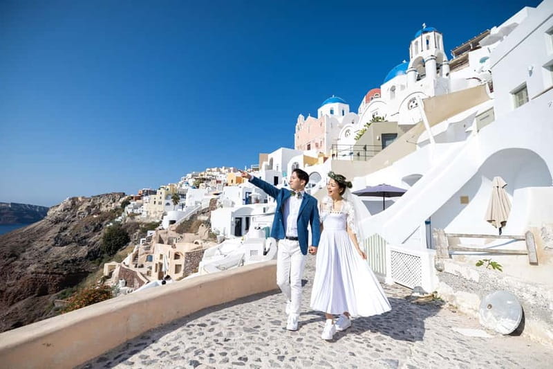 Santorini: Photo Tour With Professional Photographer - What you get after the shoot: edits, color correction, and delivery timing