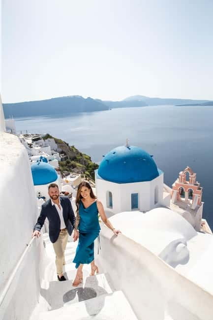 Santorini: Photo Tour With Professional Photographer - Logistics that matter on the ground: shoes, stairs, and pickup details