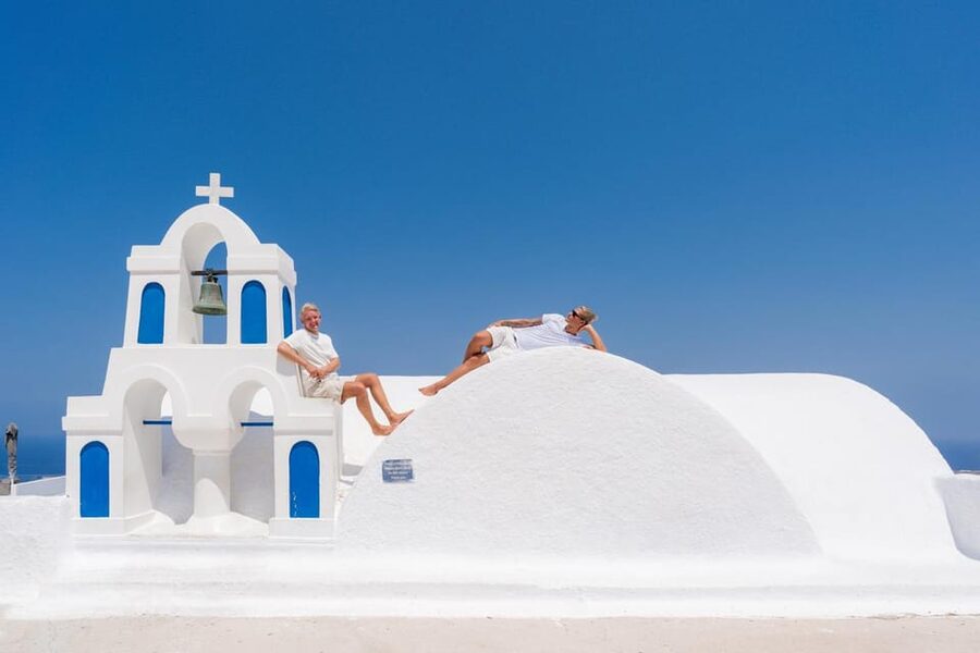 Santorini Photoshoot: Imerovigli or Fira - Morning vs Sunset: How Timing Changes Your Photos