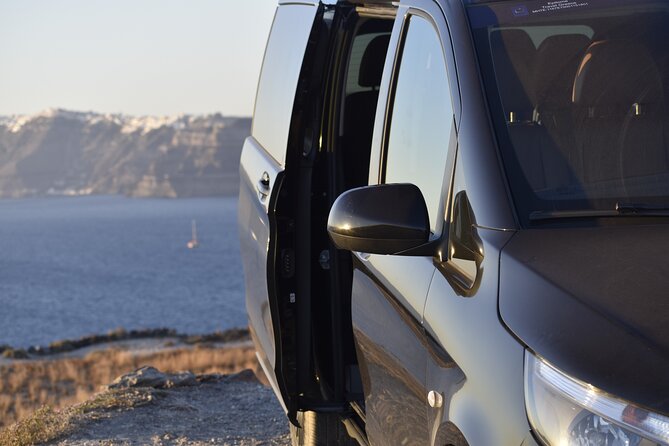 Santorini Premium Private Transfer Service - Finding your driver in Fira, at ports, and at your hotel door