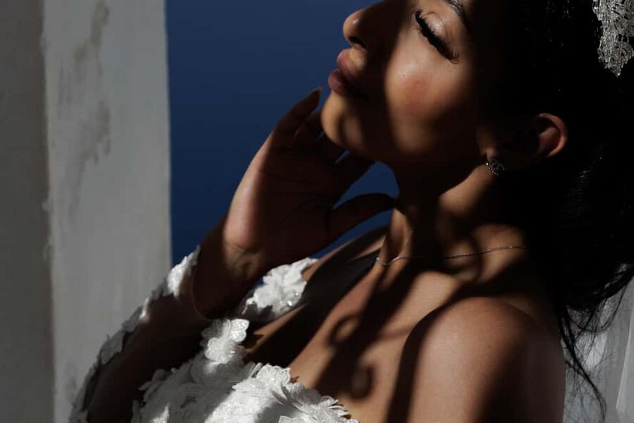 Santorini: Private 30-Minute Photoshoot in Oia - Price and Value: $176 for Up to 4 People