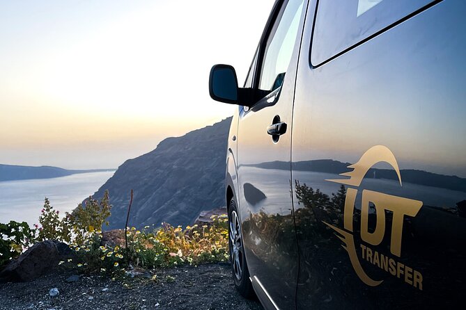 Santorini Private Airport/Port Transfers - Waiting time that protects you from airport and hotel timing stress