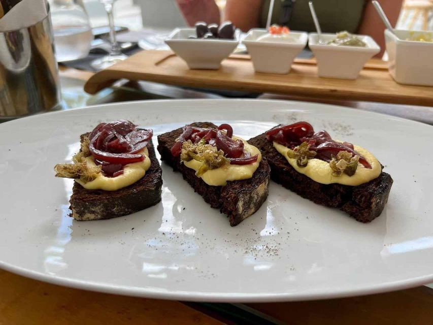 Santorini: Private Cooking Class and Wine Tasting Tour - Pickup and timing: the practical part of a smooth day