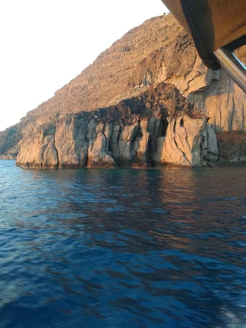 Santorini: Private Customizable Boat Tour - Price and value: $577 per group up to 6