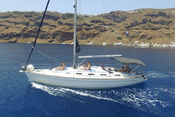 Santorini Private Daytime Sailing Cruise with Meal, Drinks &Transfer included - Drinks, Crew Attention, and the Yacht Feel That Makes It Worth Paying
