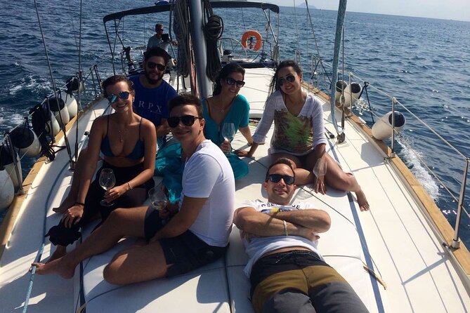 Santorini Private Daytime Sailing Cruise with Meal, Drinks &Transfer included - Who This 5-Hour Day Sailing Fits Best