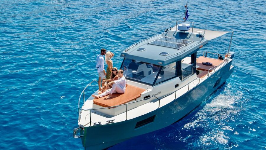 Santorini: Private Diamond 36 Motor Yacht Caldera Cruise - Ammoudi Bay to Thirassia, the calmer side of the caldera