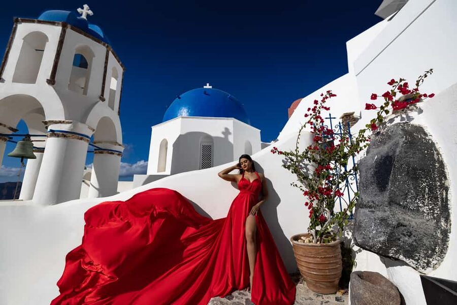 Santorini: Private Flying Dress Photoshoot at Iconic Spots - Why Santorini Flying Dress portraits feel different