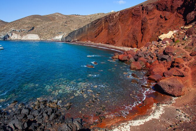 Santorini Private Highlights Tour & Wine Tasting with local guide - Perissa Black Sand Beach: long, easy beach time