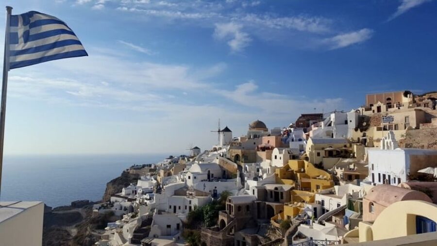 Santorini: Private Instagram Tour - Oia streets, blue domes, and how to photograph without rushing