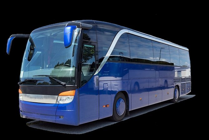 Santorini private mini van transfers - Why an air-conditioned private mini-van beats taxi lines