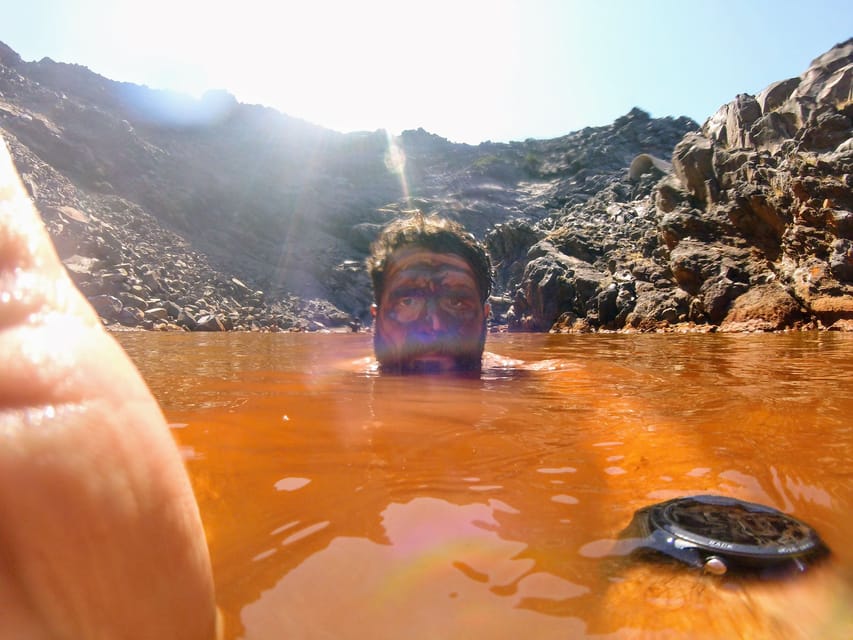 Santorini: Private Motorboat Cruise and Volcano Hike - Boat comfort details that genuinely change your experience